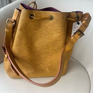 Epi Brown /yellow Bucket GM Noe drawstring leather shoulder bag